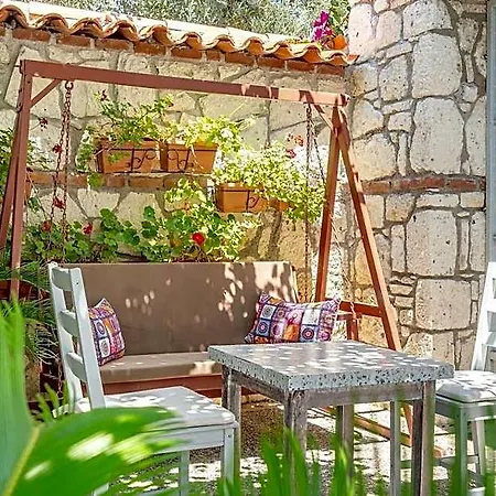Deruni Butik Ciftlikkoyu